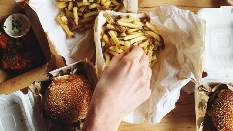 Обложка статьи о читмиле