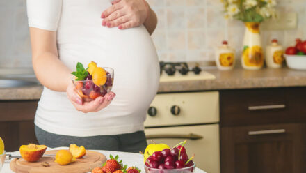 Вегетарианство при беременности: безопасное питание для мамы и ребенка