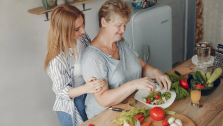 Питание при менопаузе: как диета помогает облегчить симптомы климакса